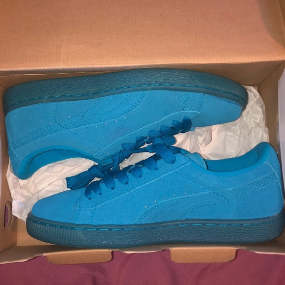 Suede Pumas - Picture 3 of 5